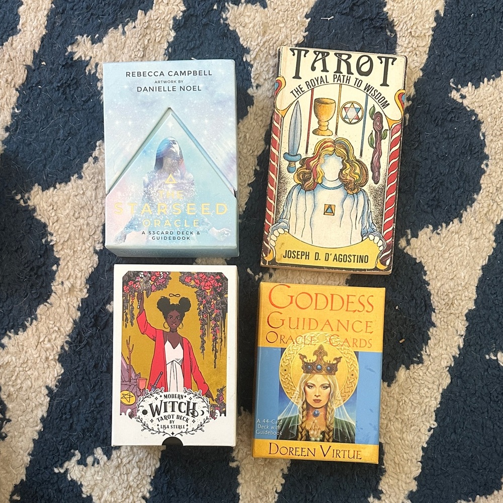 Tarot and Oracle Card Set
